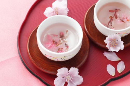 真正的秀色可餐：品味樱花做成的风雅美食(图)